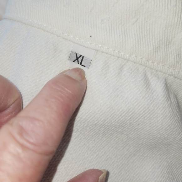 Distressed White Denim Jacket - Picture 5 of 7